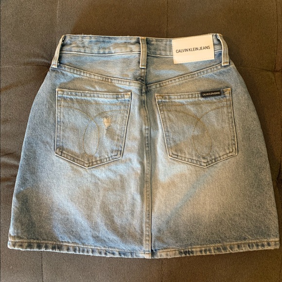 SOLD Womens Calvin Klein Light Wash Denim Skirt Size 27 - Picture 5 of 7